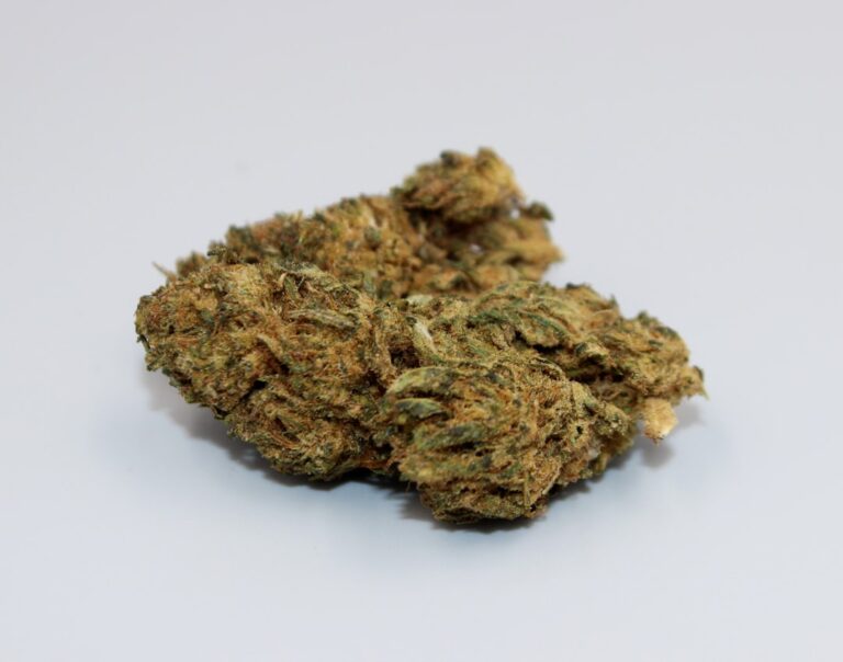 Сорт конопли Auto Haze feminised от Dinafem Seeds