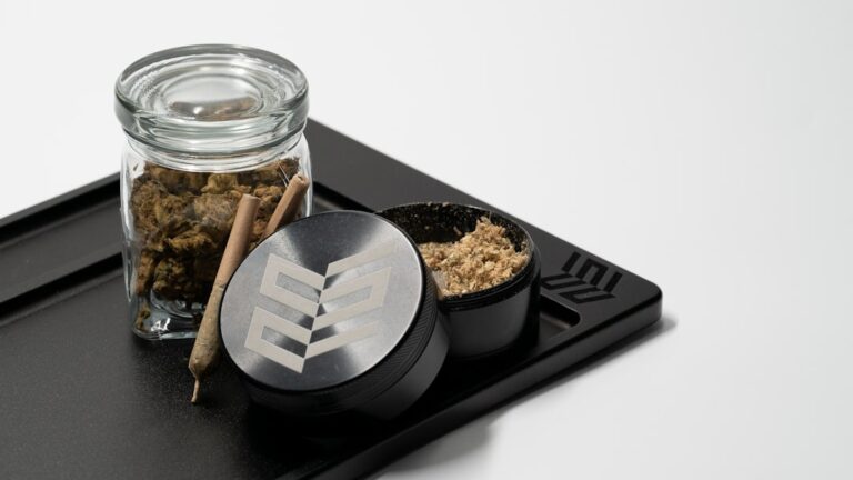 Героин в Екатеринбурге: свойства, эффекты и риски связанные с его употреблением